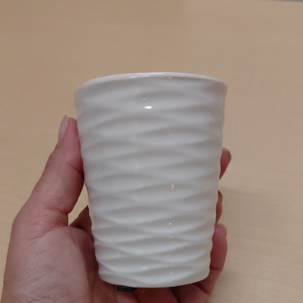 White Textured Ceramic Mini Pot -